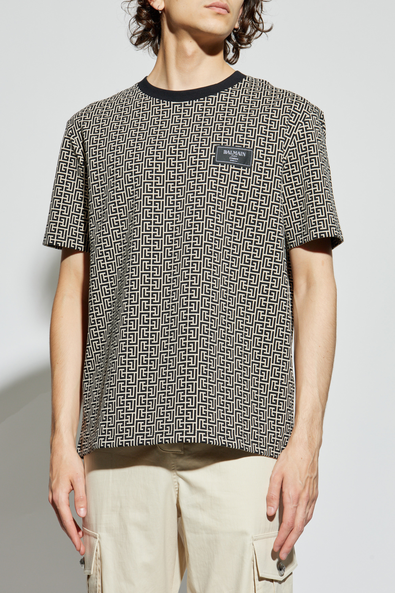Tシャツ・カットソー Balmain T-Shirt With Monogram Balmain logo-print Cotton T-shirt | Black | FARFETCH